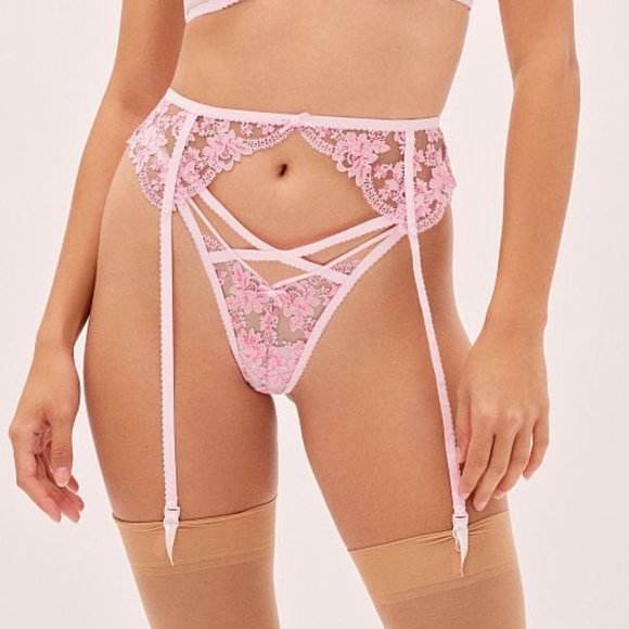 NWT Victoria’s Secret For Love and Lemons Olivia Garter Belt Pink Floral M